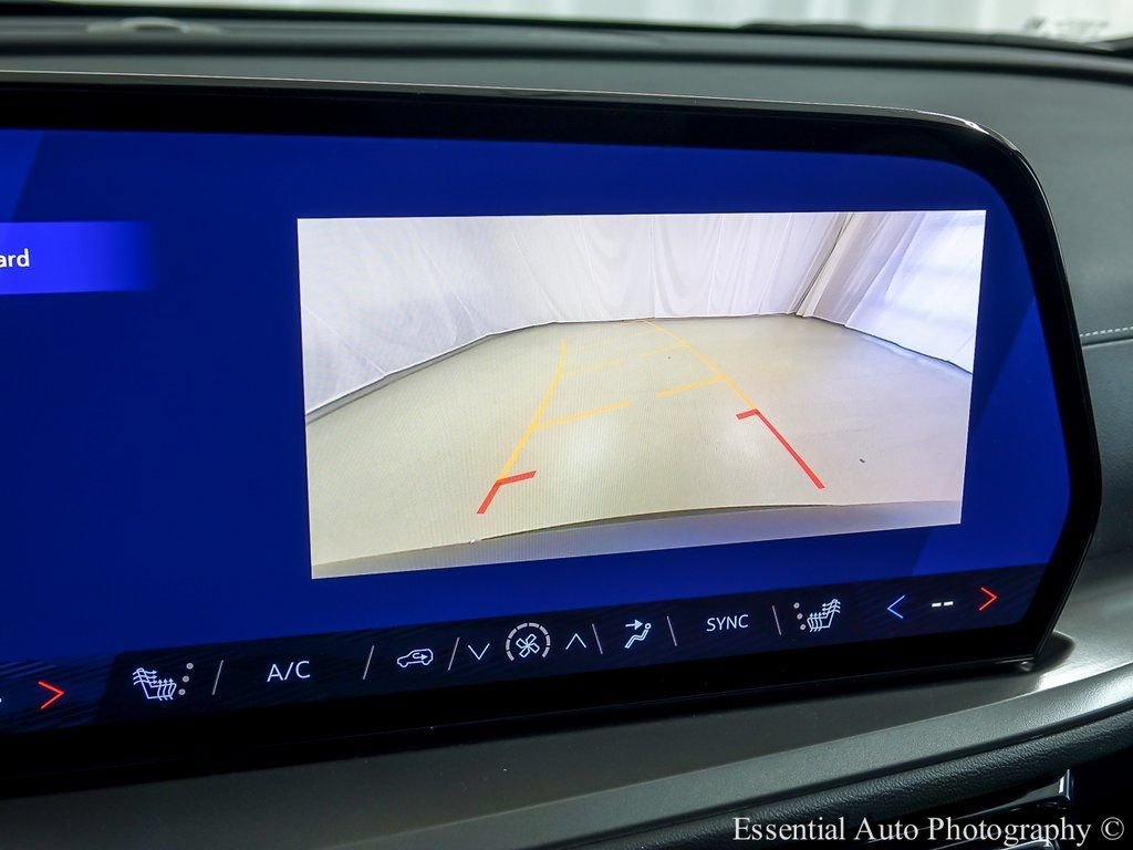 New 2026 Chevrolet Traverse LT w/ LPO, Floor Liner Package AWD/4WD image 17