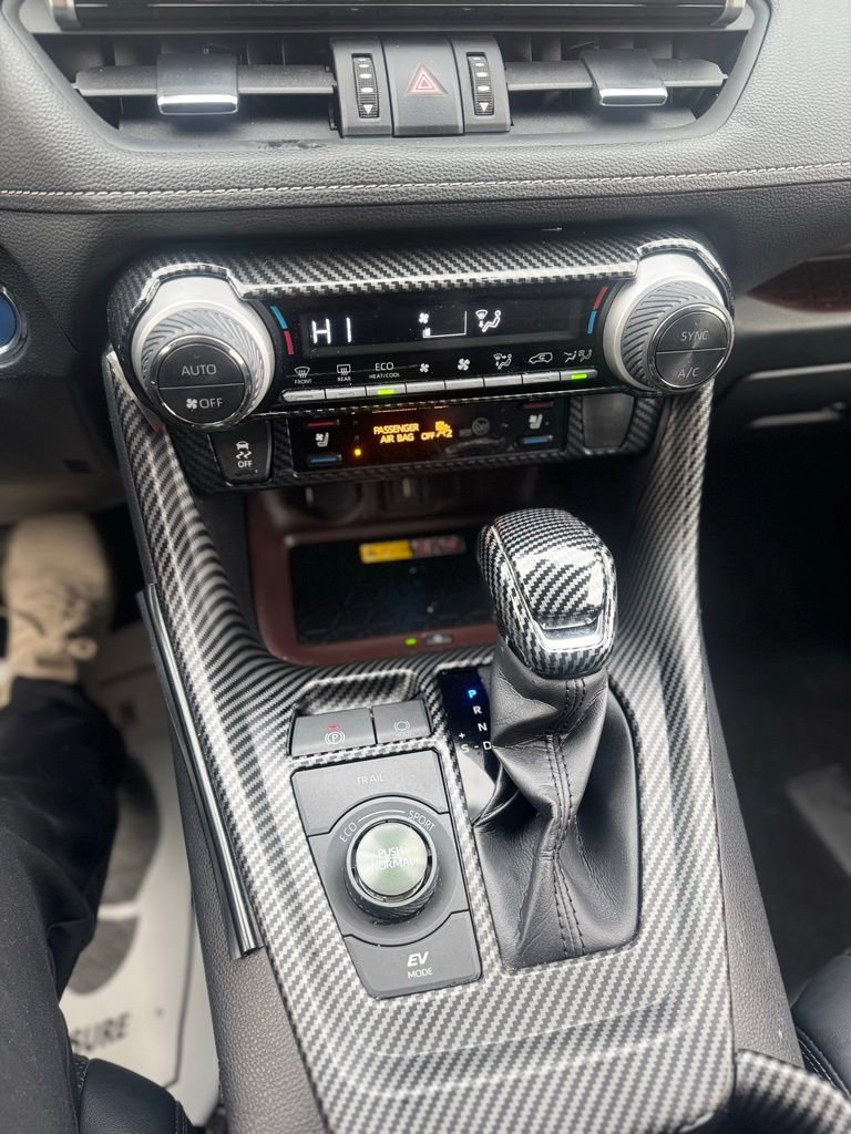 Used 2022 Toyota RAV4 Limited image 13