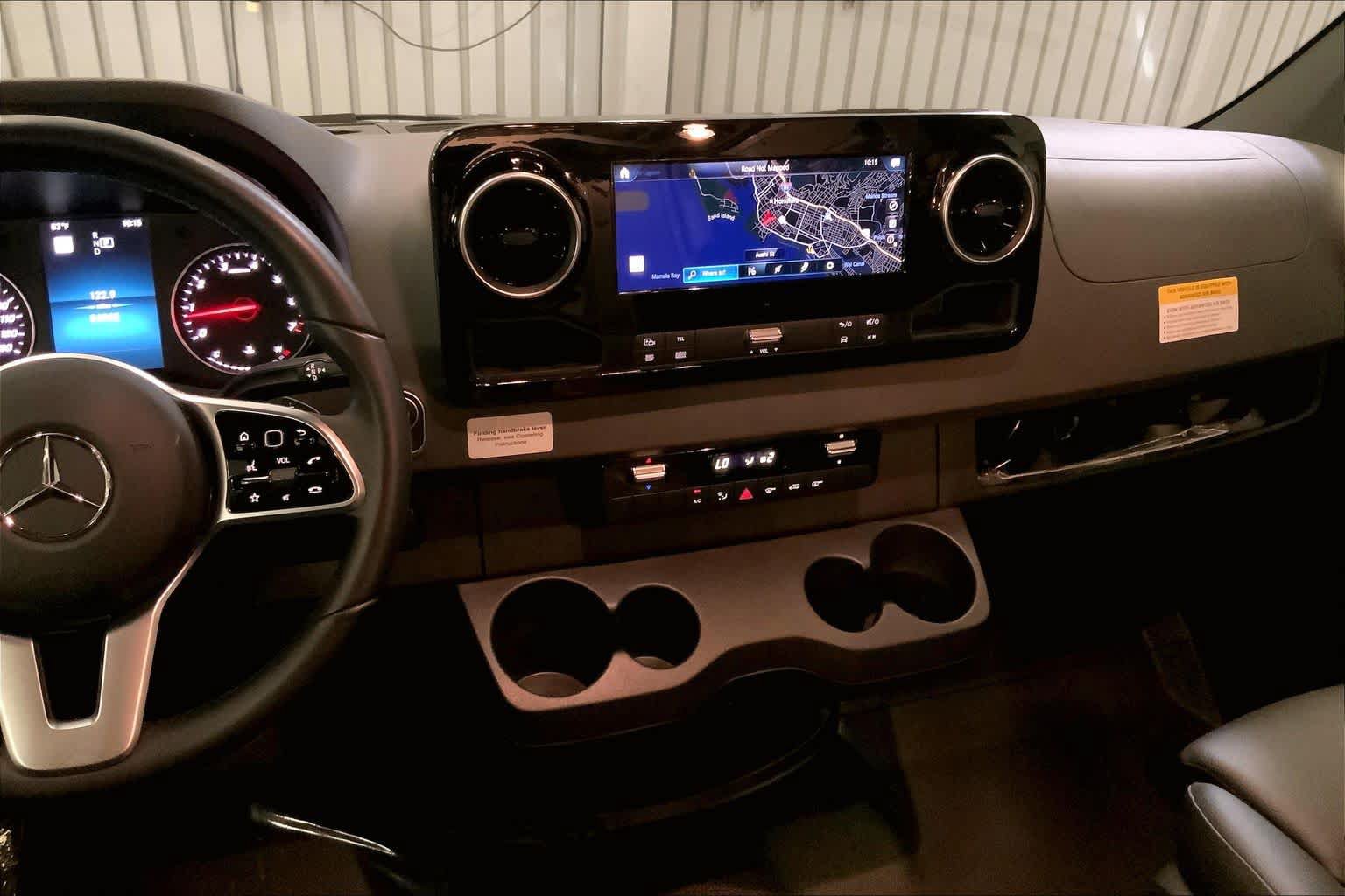 Used 2021 Mercedes-Benz Sprinter 2500 image 23