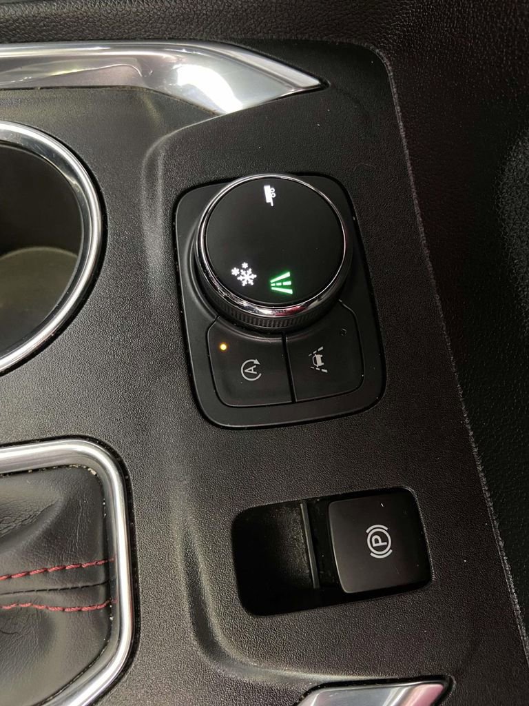 Used 2023 Chevrolet Traverse RS image 24