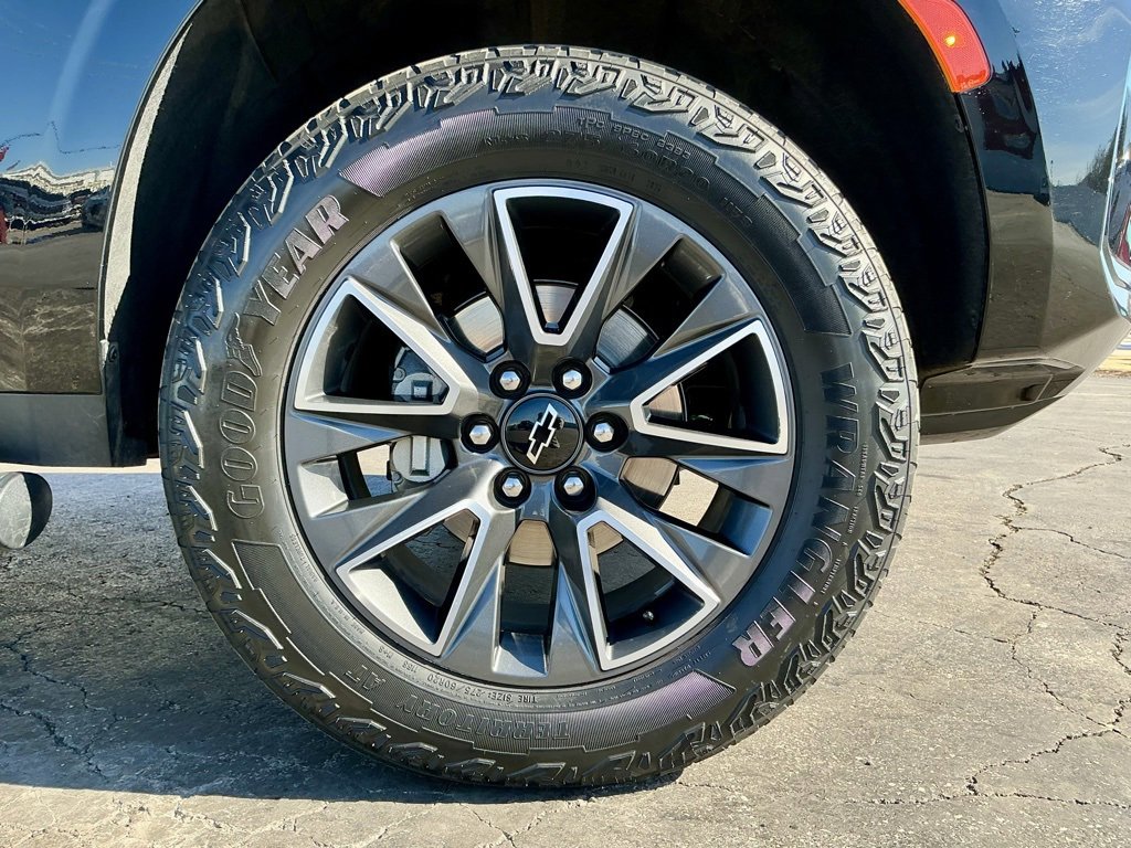Used 2023 Chevrolet Tahoe Z71 w/ Luxury Package image 20