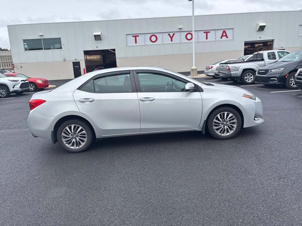 Used 2017 Toyota Corolla XLE w/ Carpet Mat Package (TMS) FWD image 6