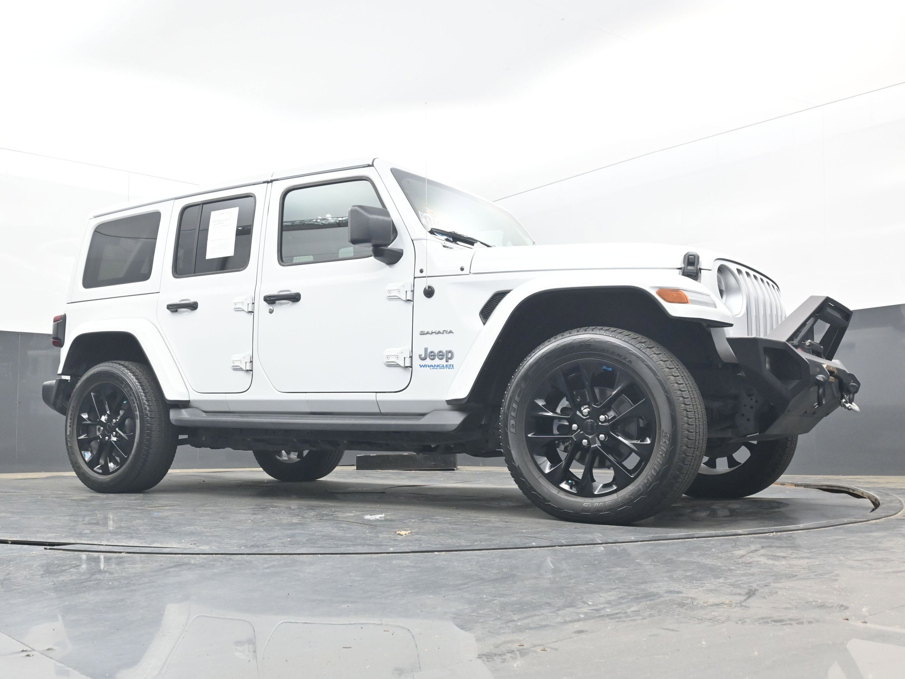Used 2022 Jeep Wrangler Unlimited Sahara w/ Cold Weather Group AWD/4WD image 23