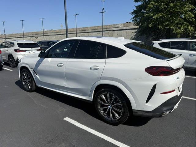 Used 2026 BMW X6 xDrive40i AWD/4WD image 2