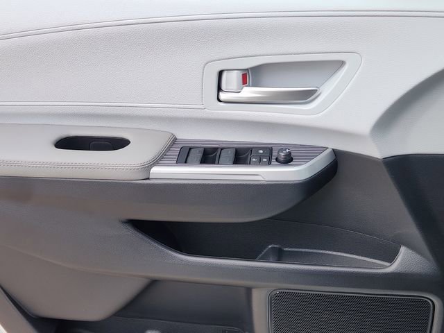 New 2026 Toyota Sienna XLE FWD image 18