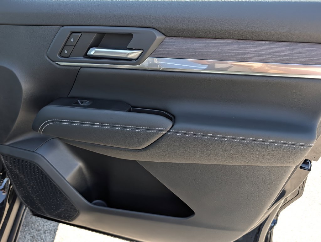 New 2027 GMC Terrain Denali w/ LPO, Floor Liner Package AWD/4WD image 32
