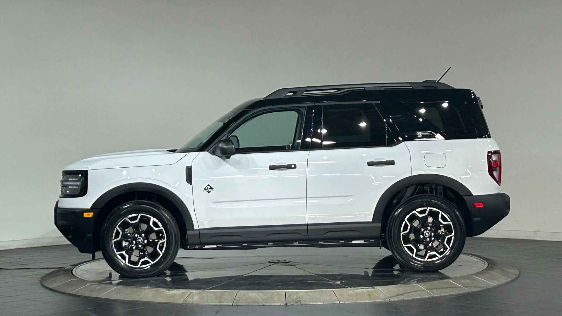 New 2026 Ford Bronco Sport Outer Banks w/ Outer Banks Tech Package+ AWD/4WD image 6