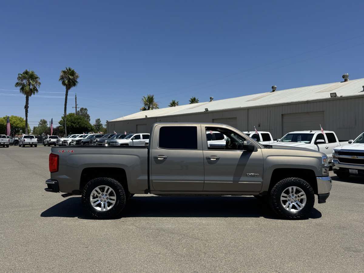 Used 2017 Chevrolet Silverado 1500 LT w/ High Desert Package AWD/4WD image 12