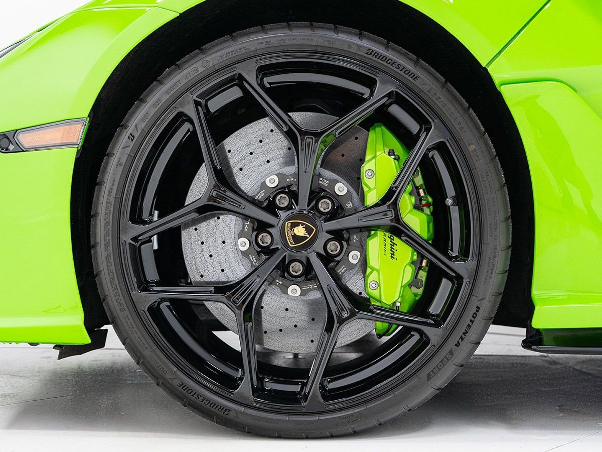 Used 2024 Lamborghini Revuelto image 26