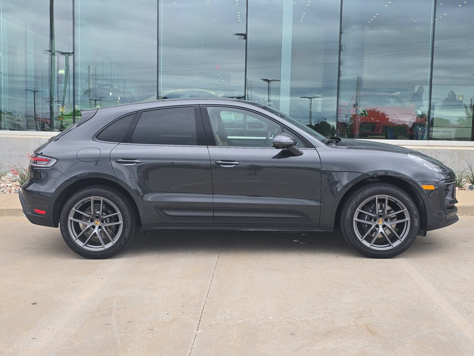 New 2026 Porsche Macan AWD/4WD image 8