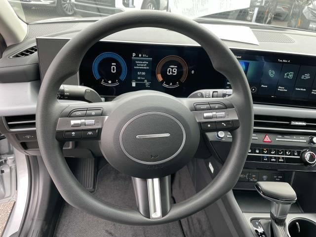 New 2025 Hyundai Sonata SE FWD image 18