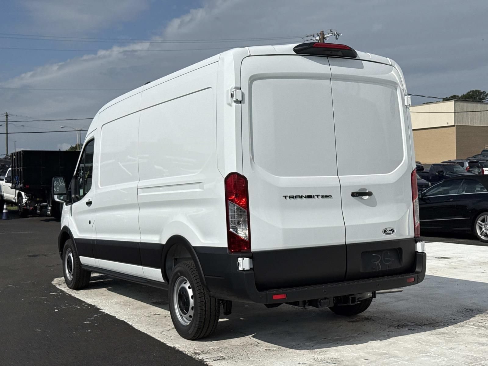 New 2026 Ford Transit 250 148 Medium Roof w/ Load Area Protection Package RWD image 5
