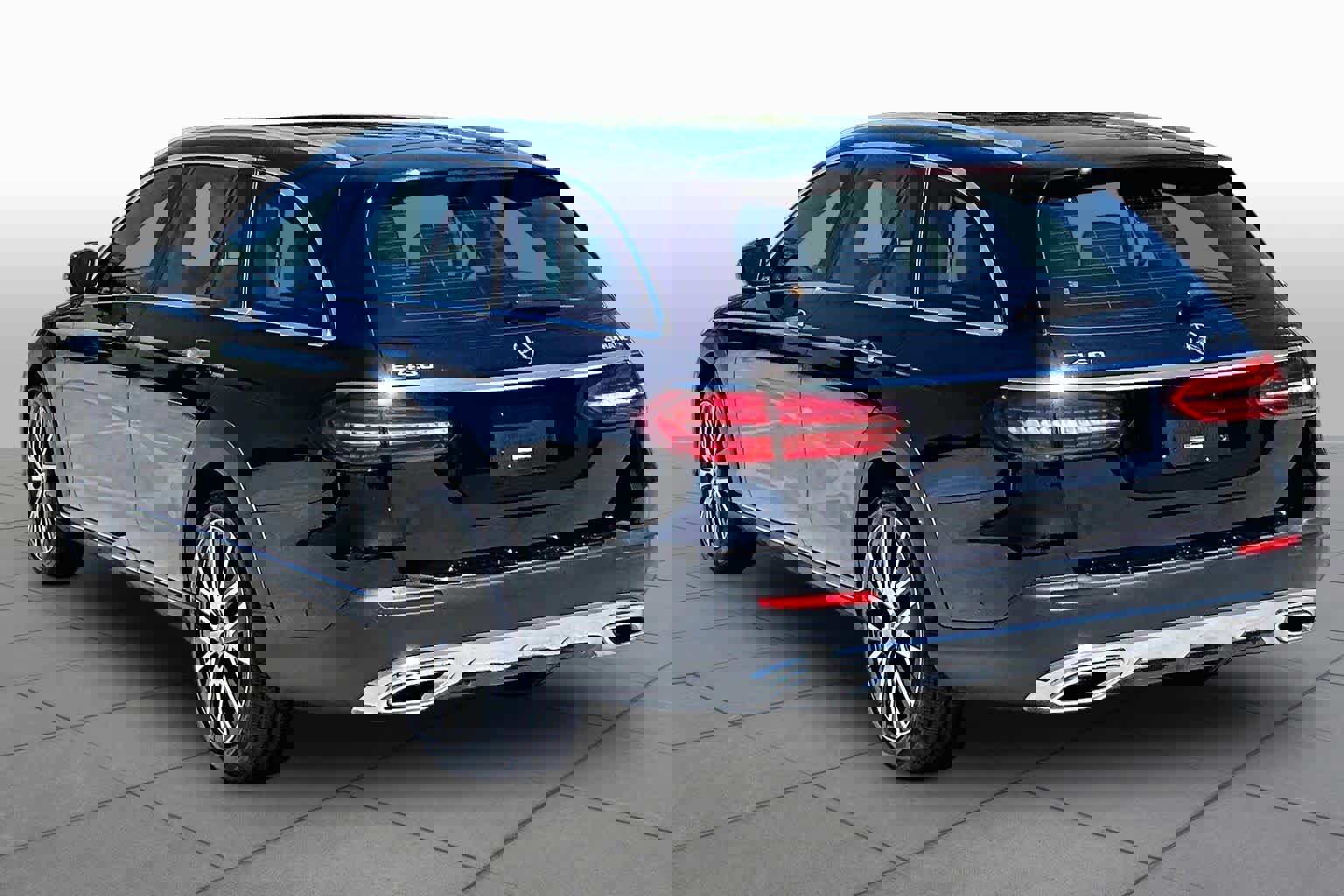 Used 2023 Mercedes-Benz E 450 4MATIC All-Terrain Wagon w/ Premium Package image 12