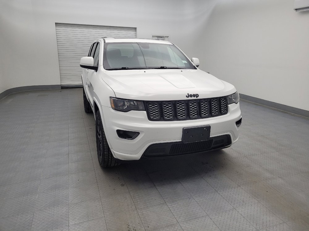 Used 2019 Jeep Grand Cherokee Altitude image 14