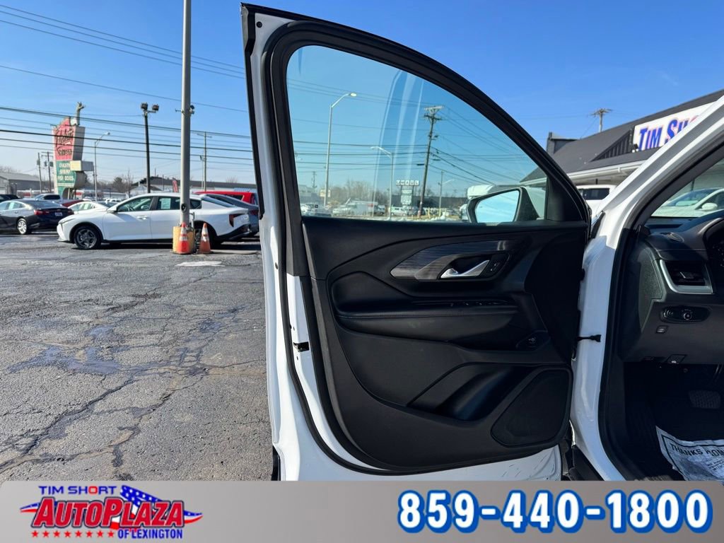 Used 2023 GMC Terrain SLE w/ Driver Convenience Package image 45