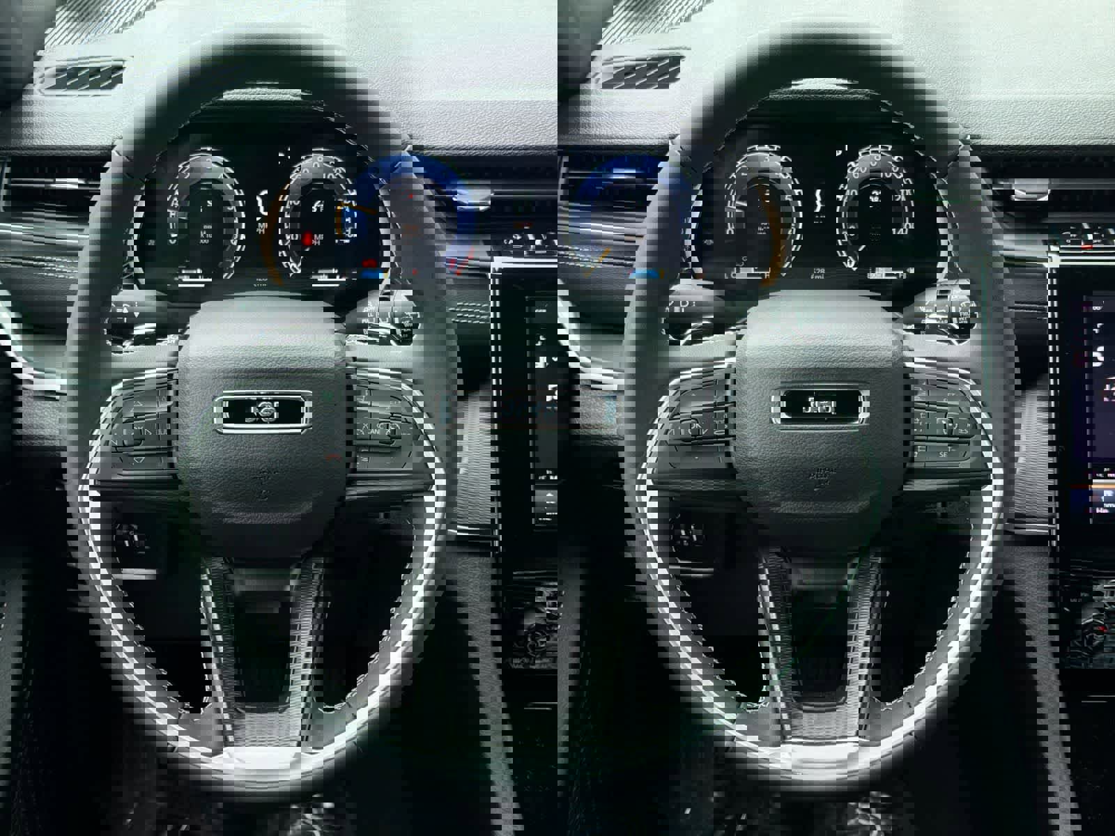 Used 2025 Jeep Grand Cherokee Laredo X image 25