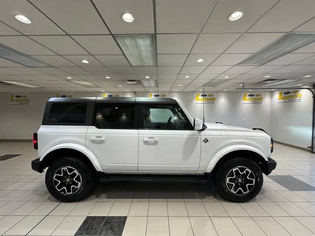 Used 2023 Ford Bronco Outer Banks AWD/4WD image 3