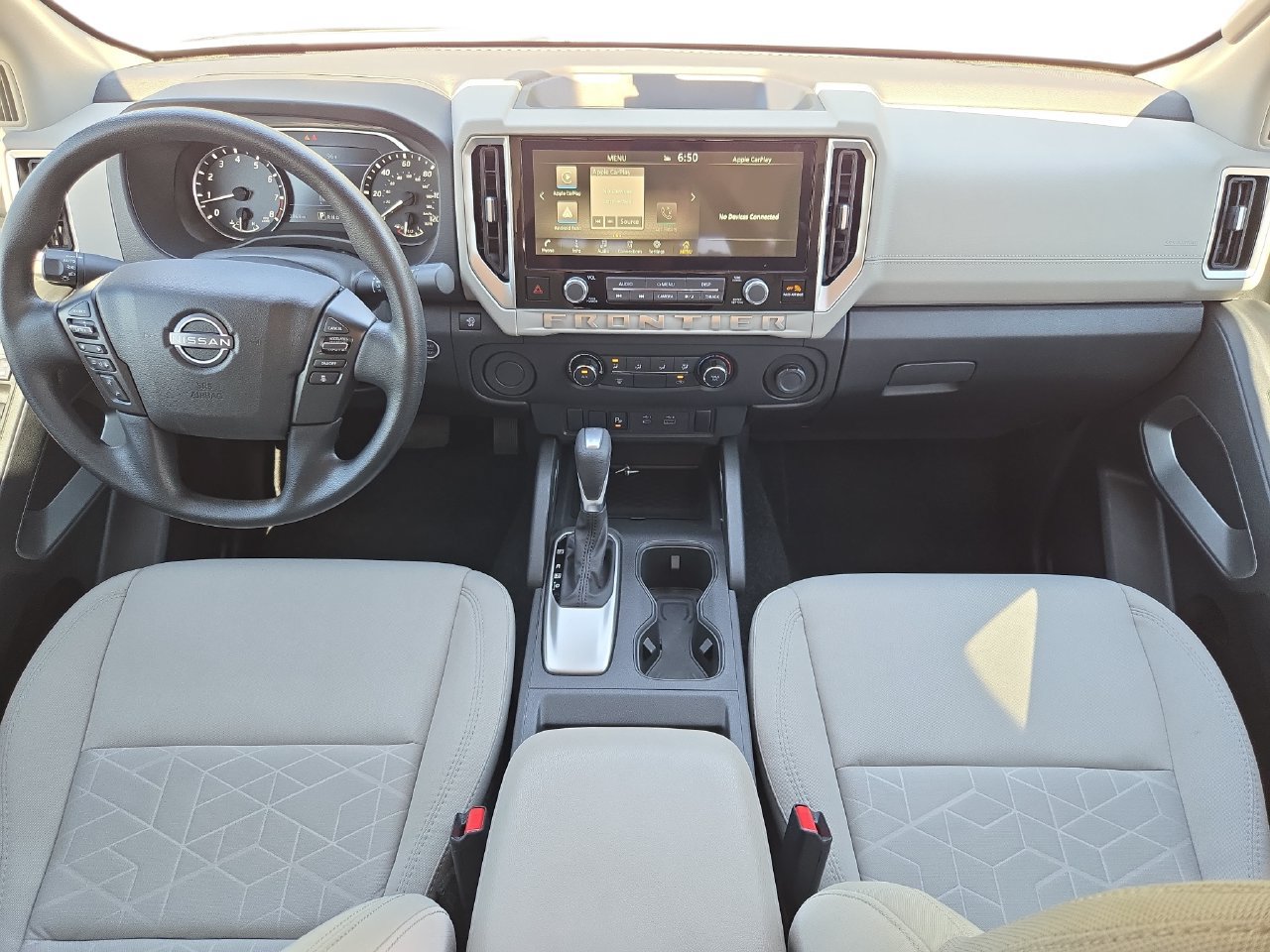 Used 2025 Nissan Frontier SV RWD image 9
