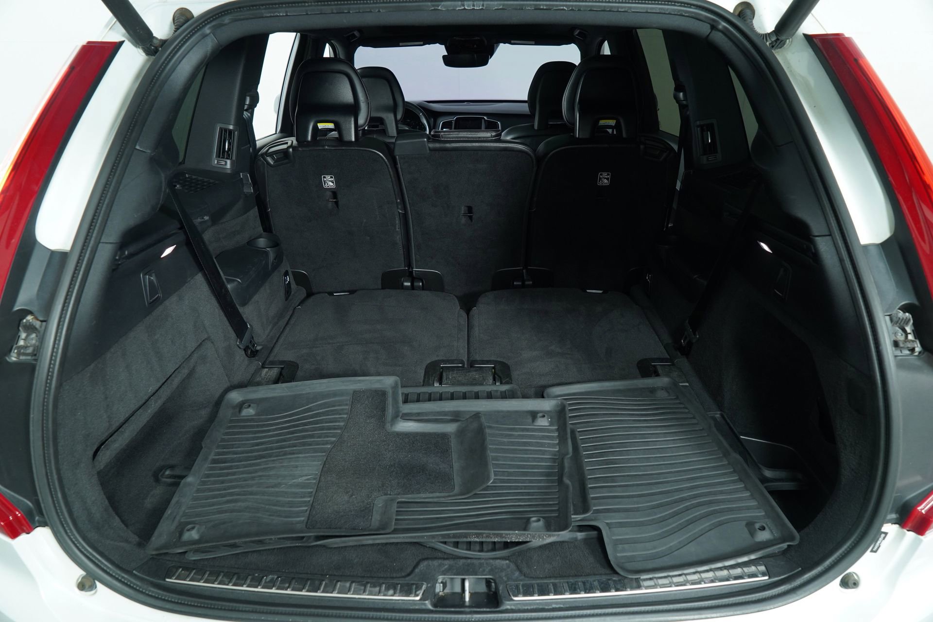 Used 2016 Volvo XC90 T6 R-Design w/ Protection Package Plus image 47