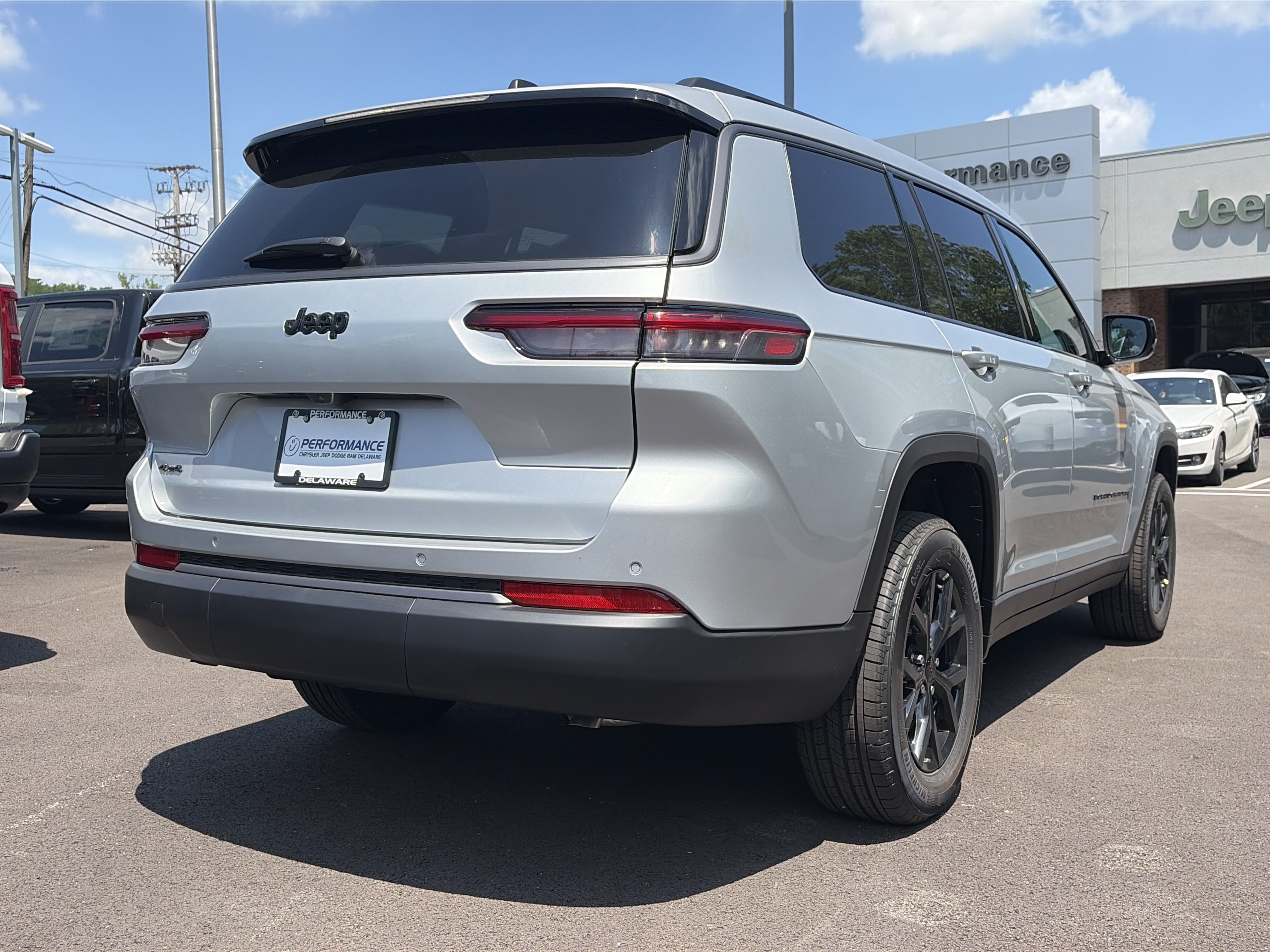 New 2026 Jeep Grand Cherokee L 4WD image 23