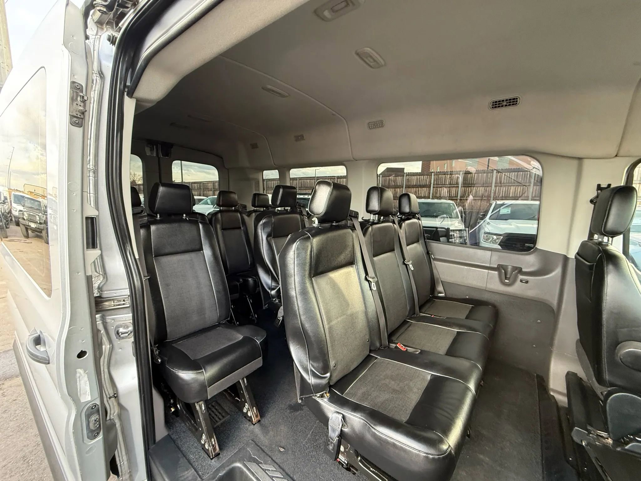 Used 2022 Ford Transit 350 XL image 32