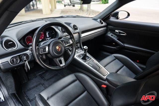 Used 2017 Porsche 718 Cayman image 2