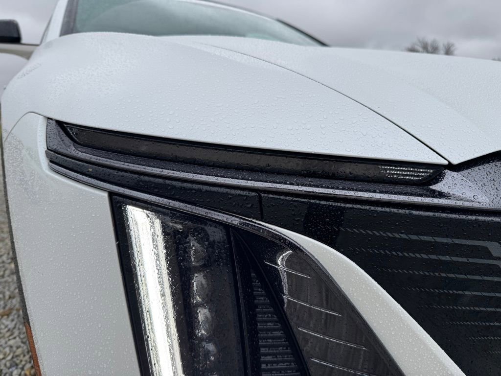 Certified 2024 Cadillac Lyriq Sport image 9