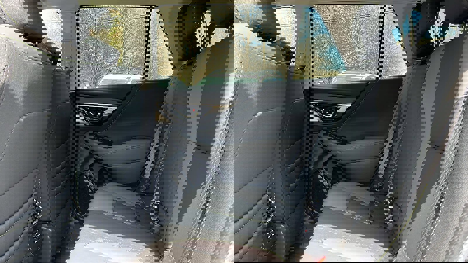 Certified 2025 Subaru Outback Onyx Edition AWD/4WD image 18