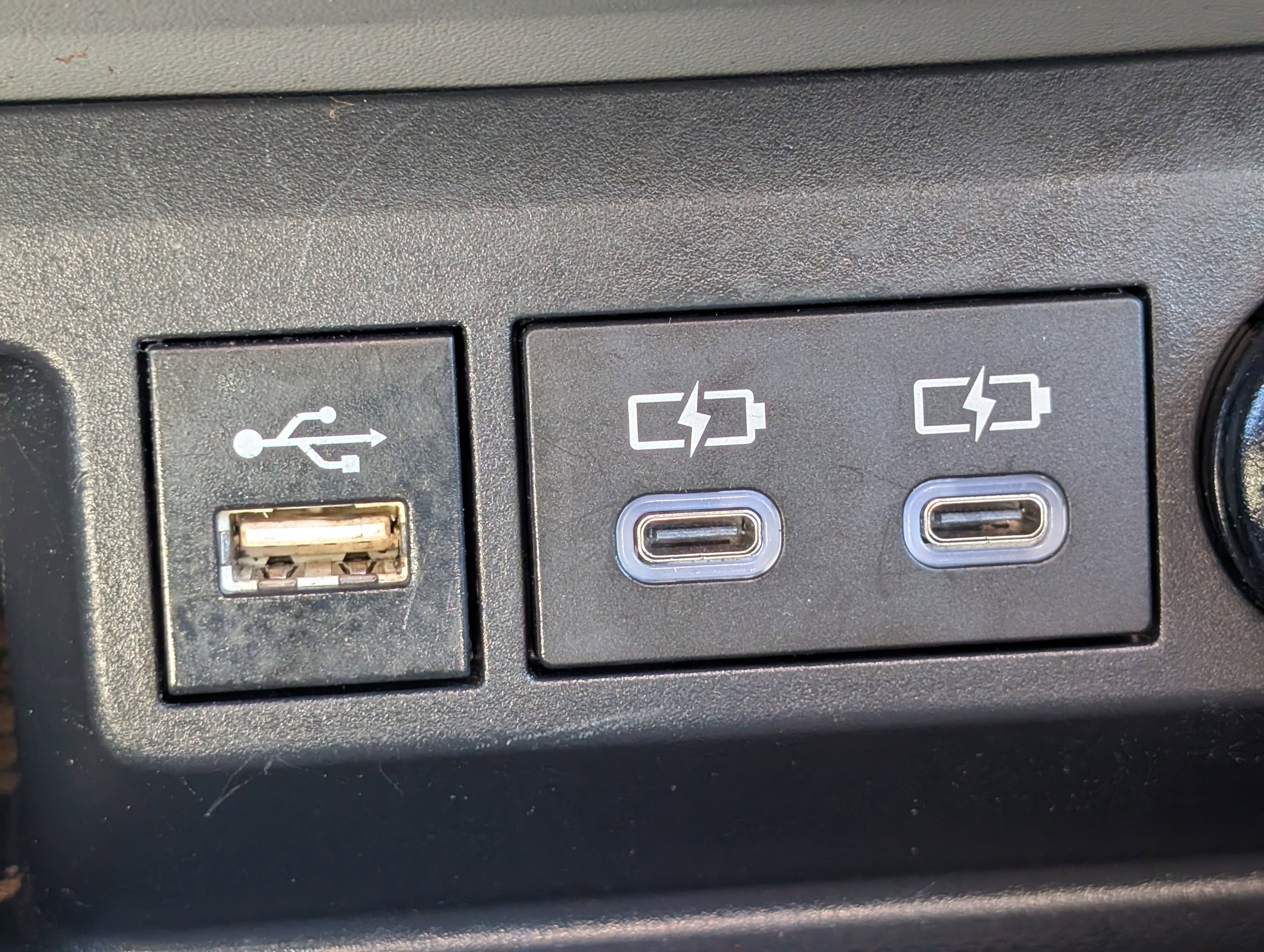 Used 2023 Toyota Highlander Limited image 28