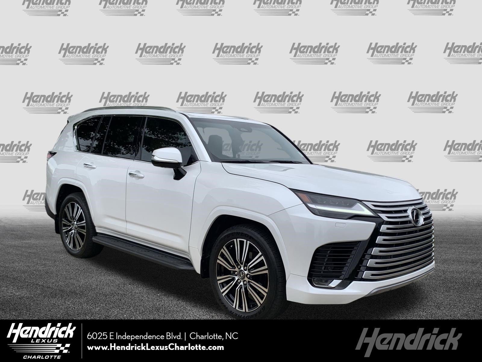 Used 2025 Lexus LX 600 4WD w/ Accessory Package (2T) image 1