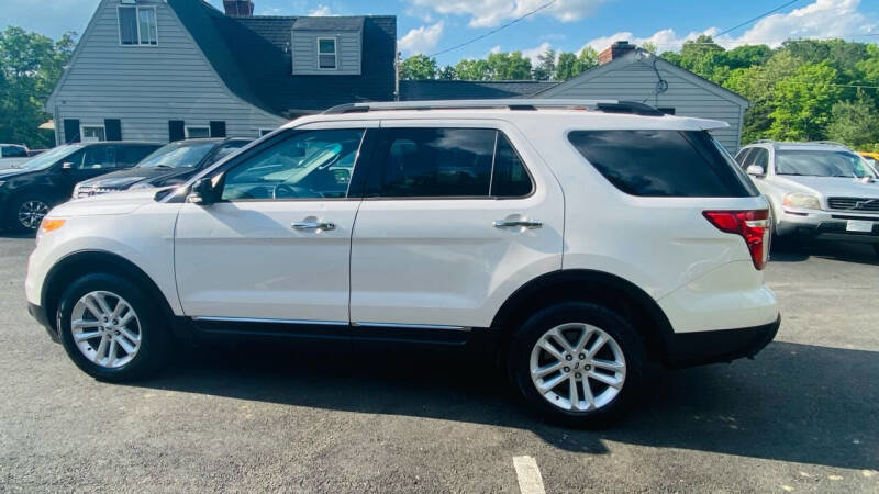 Used 2015 Ford Explorer XLT w/ Equipment Group 202B image 8
