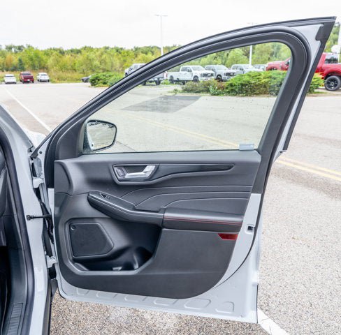 New 2026 Ford Escape ST-Line w/ Cold Weather Package FWD image 22