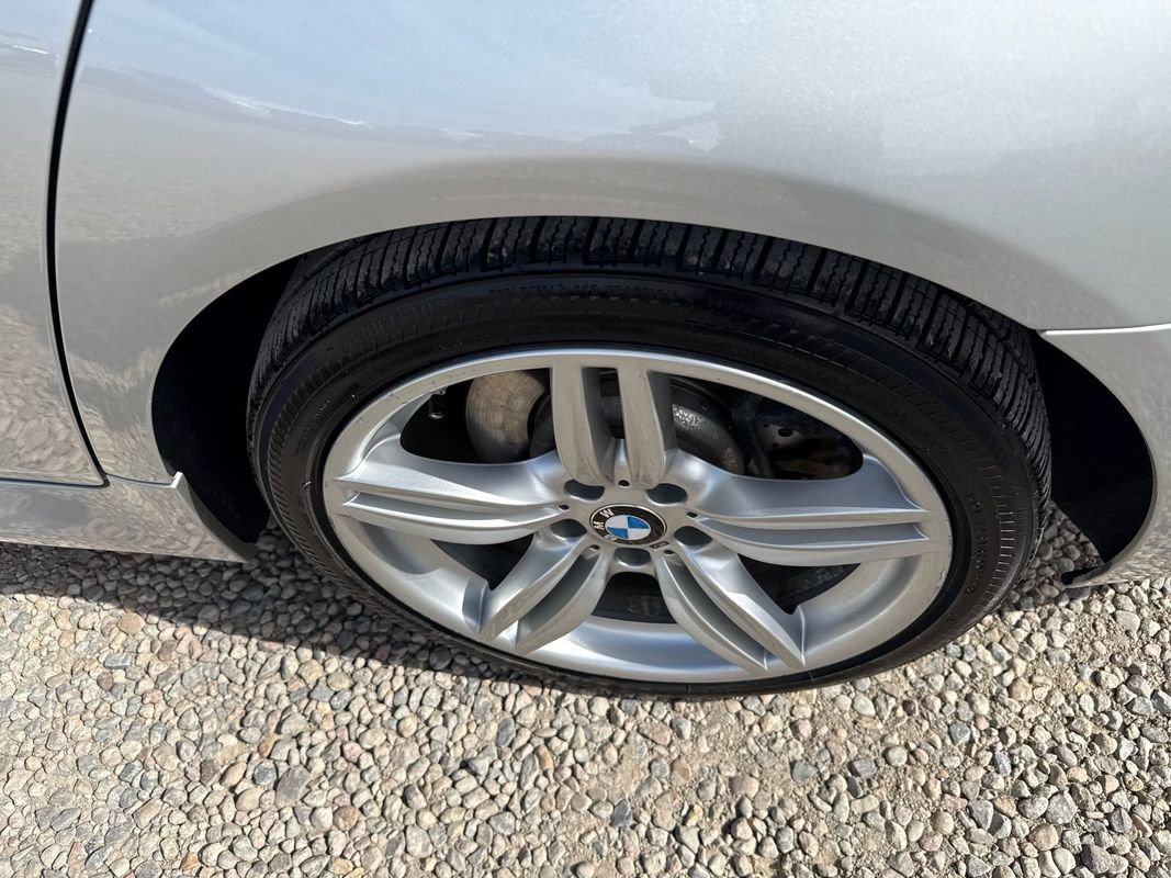 Used 2012 BMW 550i xDrive Sedan image 37