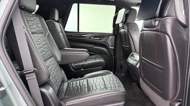 Used 2023 Cadillac Escalade Sport Platinum AWD/4WD image 19