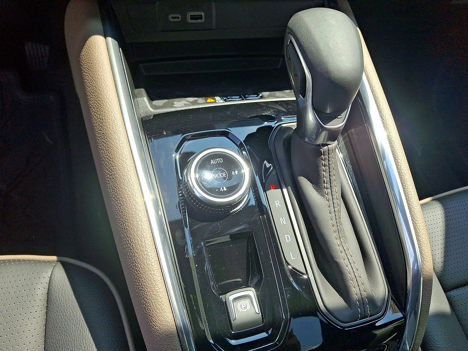 New 2026 GMC Canyon Denali AWD/4WD image 15