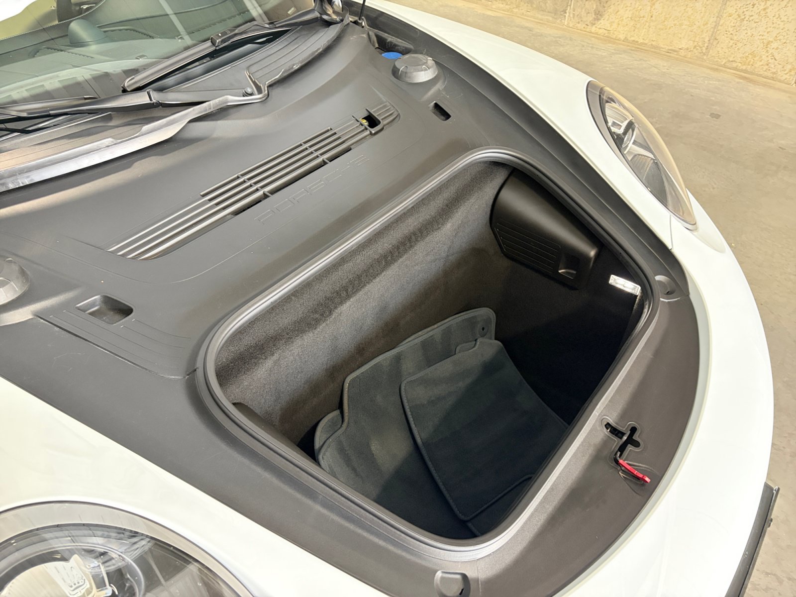 Certified 2019 Porsche 911 Carrera 4S AWD/4WD image 24