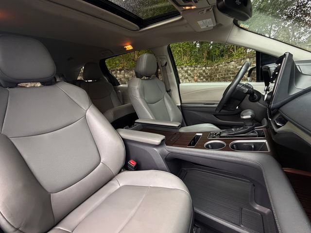 Used 2022 Toyota Sienna XLE FWD image 25