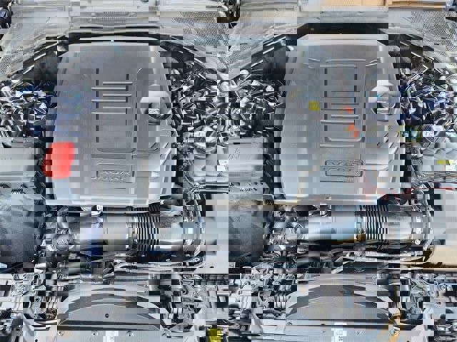 Used 2024 Jaguar XF R-Dynamic SE image 23