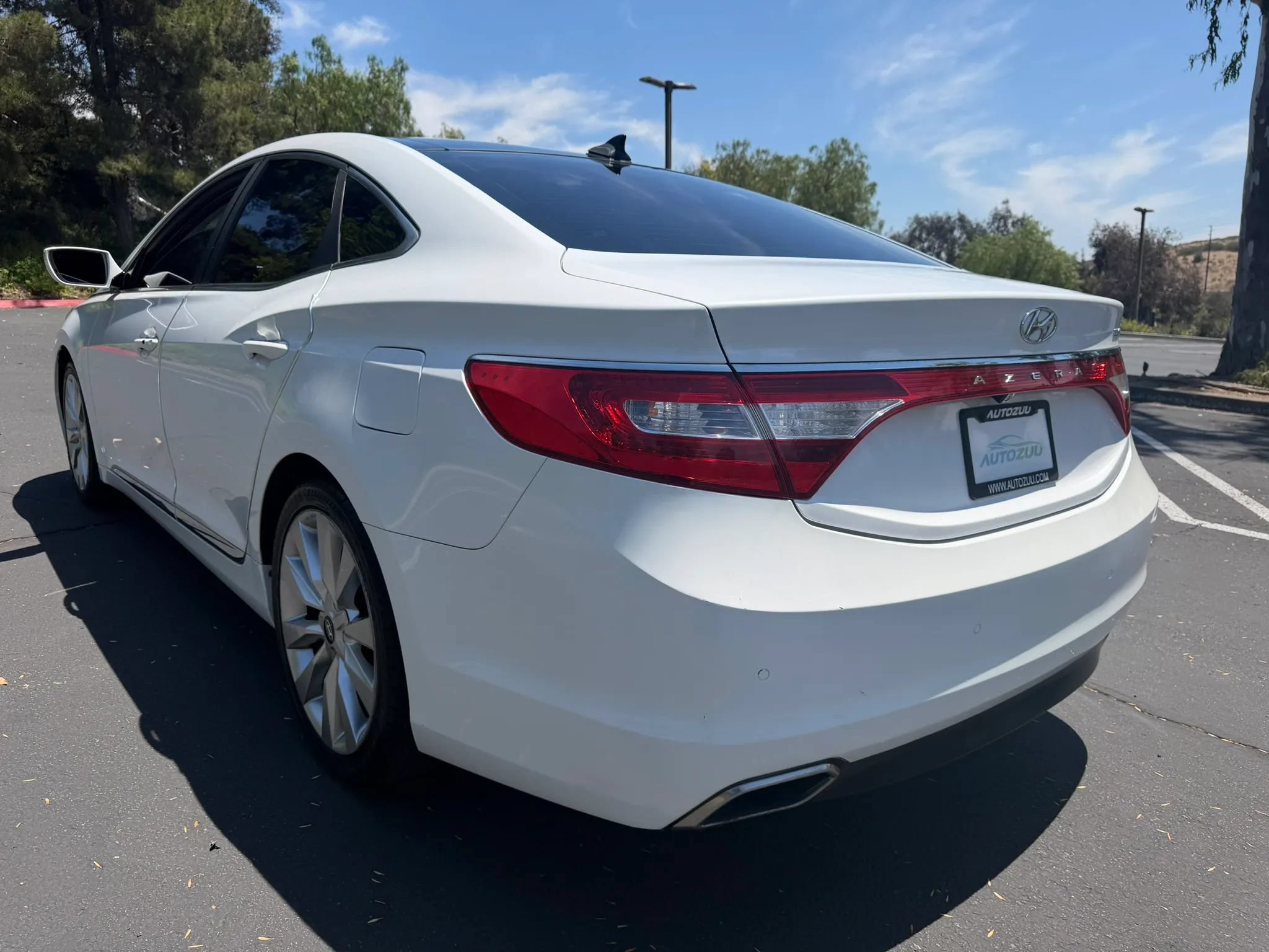 Used 2016 Hyundai Azera Limited FWD image 3