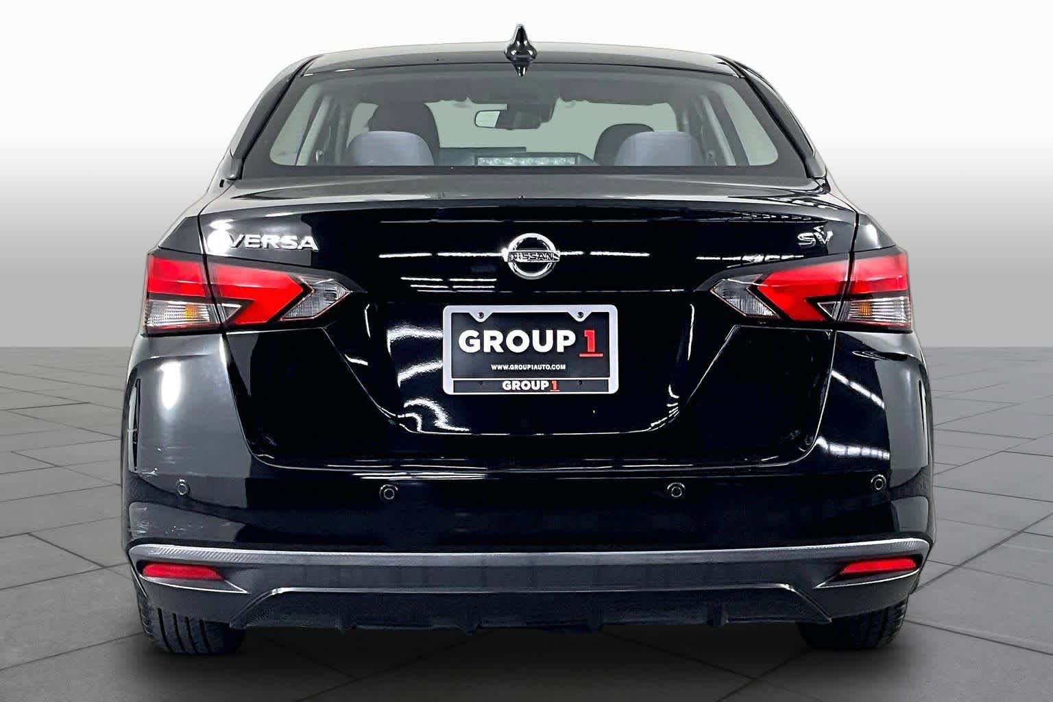 Used 2021 Nissan Versa SV FWD image 5