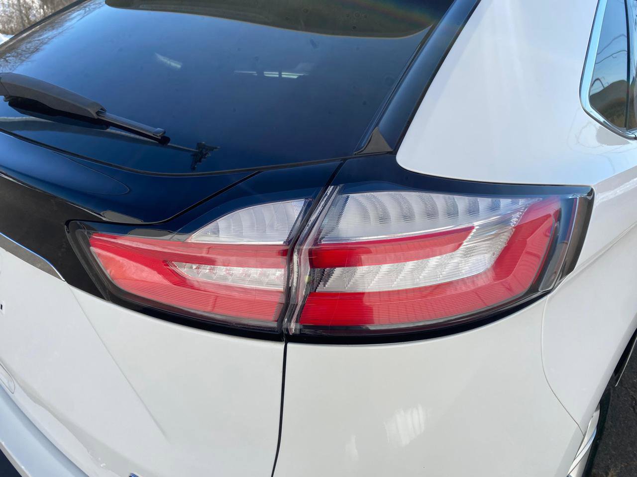 Used 2019 Ford Edge SEL image 11