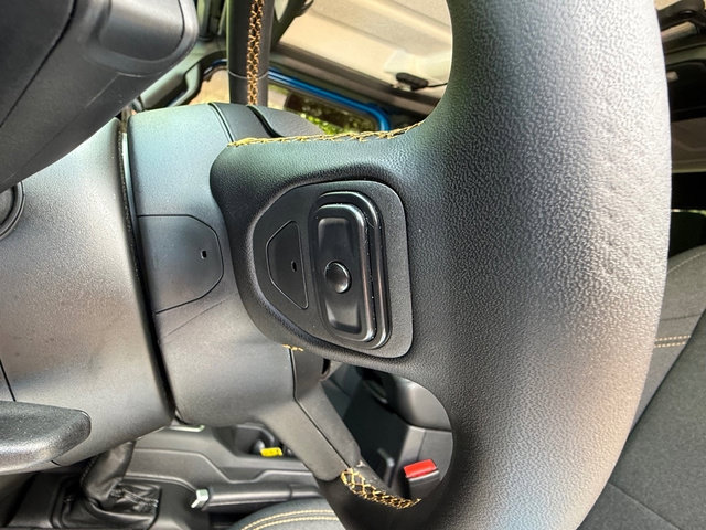 Used 2024 Jeep Gladiator Sport AWD/4WD image 16