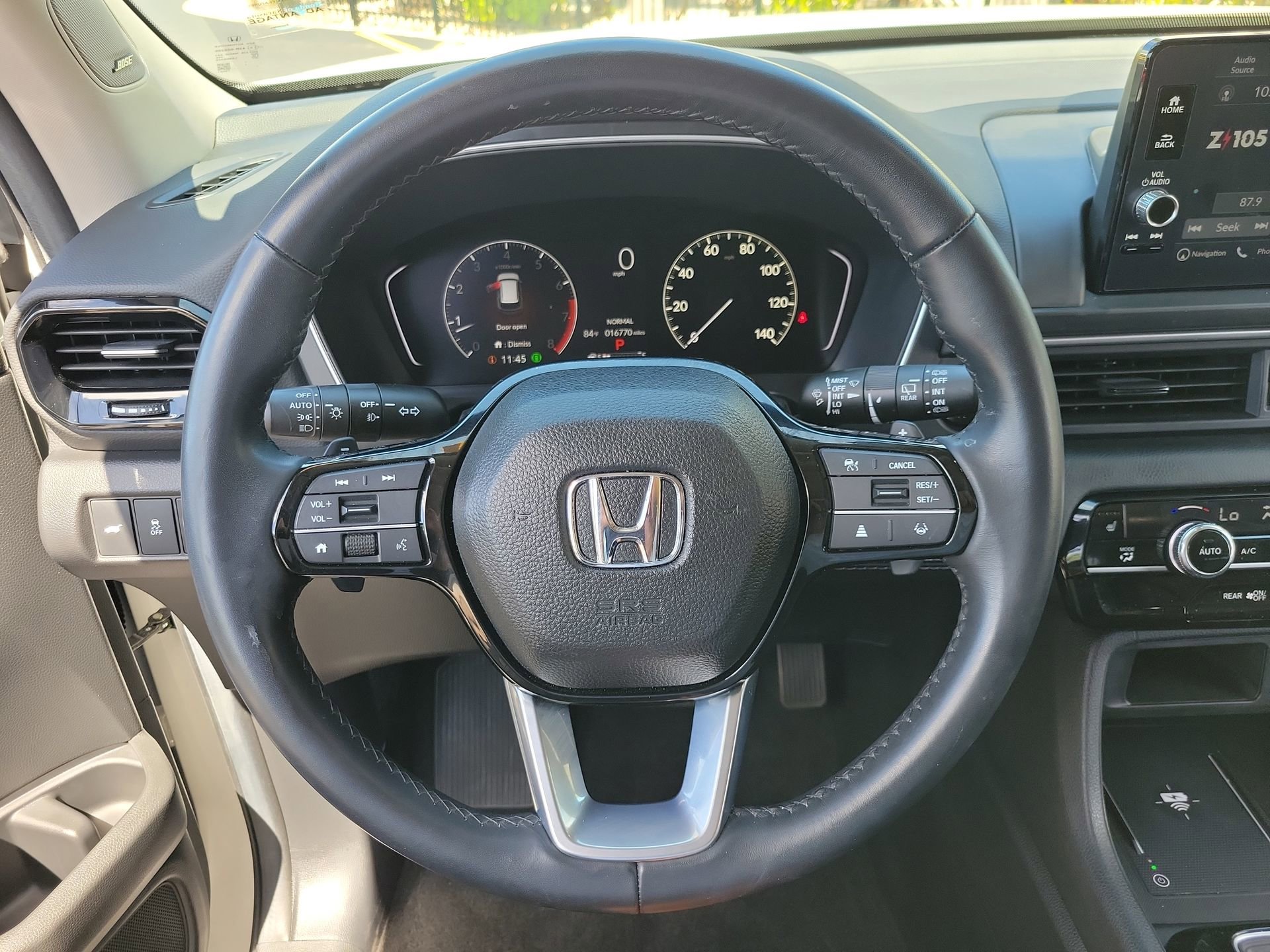 Used 2025 Honda Pilot Touring image 32