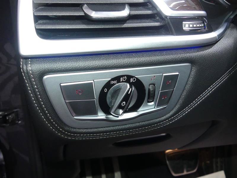 Used 2019 BMW 740i xDrive w/ M Sport Package AWD/4WD image 30