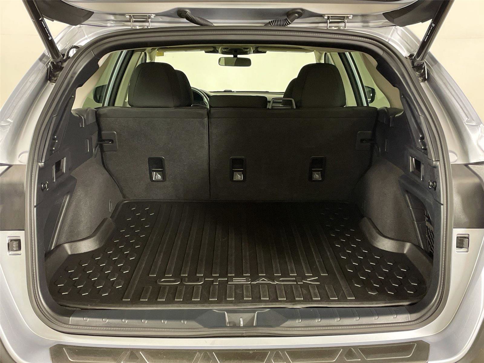 Used 2025 Subaru Outback Premium image 26