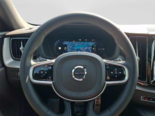 Used 2022 Volvo XC60 T8 R-Design w/ Advanced Package AWD/4WD image 22