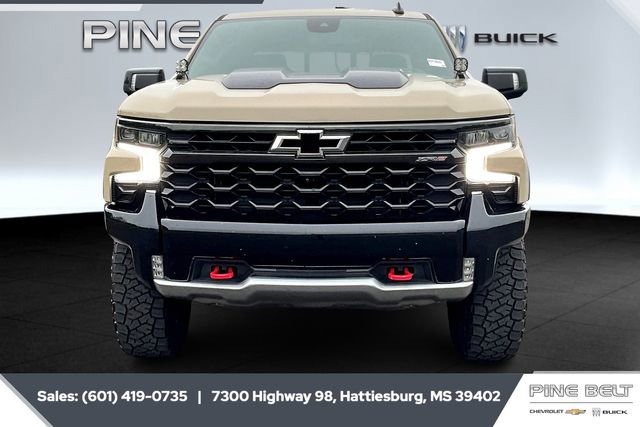 Used 2022 Chevrolet Silverado 1500 ZR2 w/ Technology Package image 3