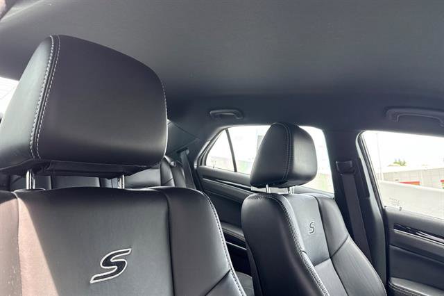 Used 2018 Chrysler 300 S w/ 300S Premium Group 2 image 20