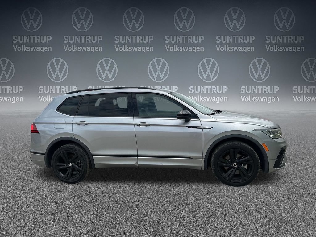 Used 2023 Volkswagen Tiguan SE R-Line FWD image 38