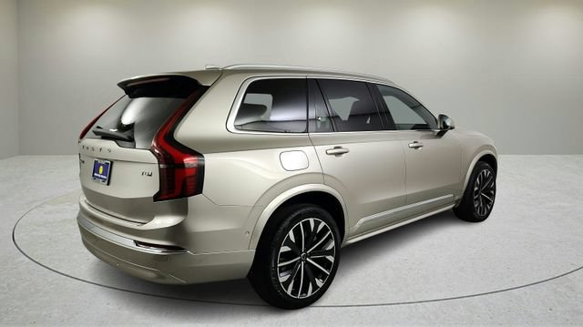 New 2026 Volvo XC90 T8 Plus w/ Protection Package Premier AWD/4WD image 4